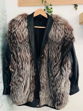 Saga Fox Fur Coat Vintage/ Leather Sleeves/ Canada/ Clean/ Like New